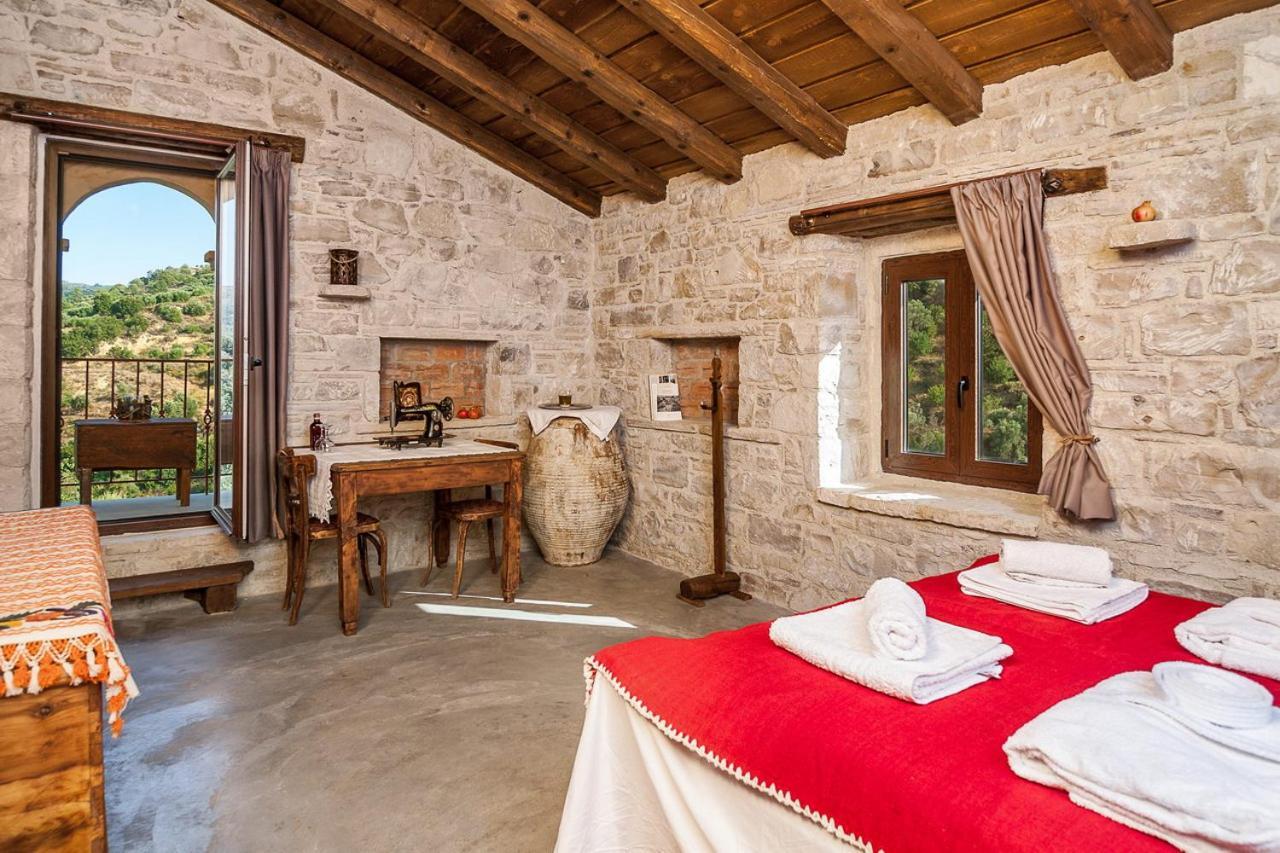 Kamihis Farm House Experience Zaros Exterior photo