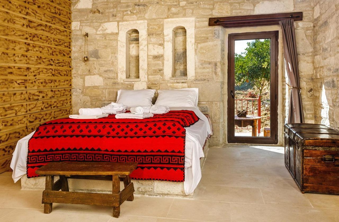 Kamihis Farm House Experience Zaros Exterior photo
