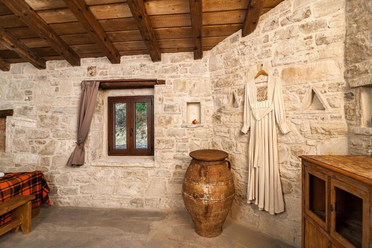 Kamihis Farm House Experience Zaros Exterior photo